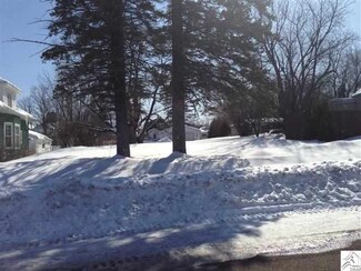 624 W 3rd St, Duluth, MN 55806