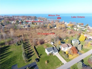 25 Casewood Dr, Wilson, NY 14172