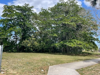10045 Hibiscus St, Unincorporated Dade County, FL 33157