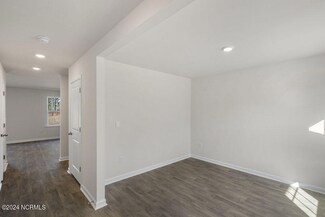 2216 Montalvan Dr, Greenville, NC 27834