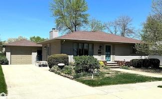 1221 E Linden St, Algona, IA 50511
