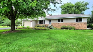 W332N5491 Solveson Dr, Nashotah, WI 53058