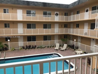 7910 Taft St Unit 214, Pembroke Pines, FL 33024