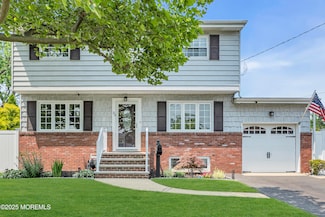 33 Fleetwood Dr, Hazlet, NJ 07730