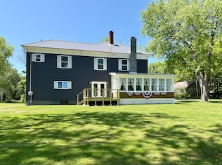 88 Union St, Calais, ME 04619