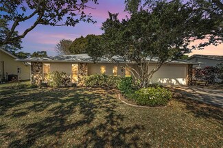 2069 Cormorant Dr, Palm Harbor, FL 34683