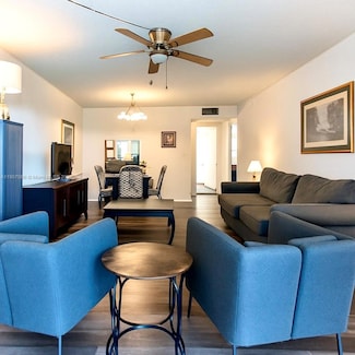 9330 Lagoon Place Unit 206, Davie, FL 33324