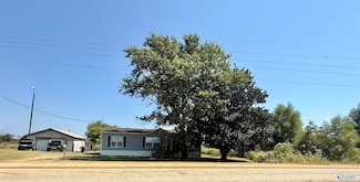 51 Boatfield Ln, Gadsden, AL 35901