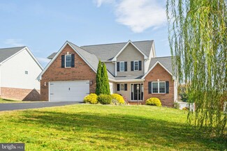 25 Riverhead Dr, Staunton, VA 24401