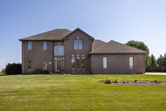 9346 April Lynne Ct, Dubuque, IA 52003