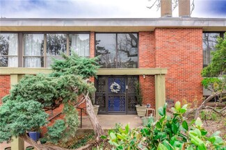 7106 Brentwood Rd, Nichols Hills, OK 73116
