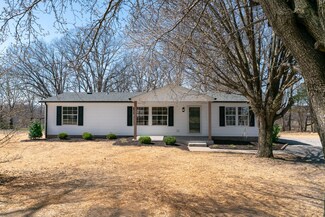 4214 Oregon Rd, Springfield, TN 37172