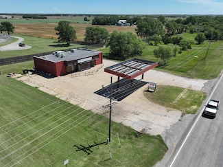 215 W 15th St, Ellsworth, KS 67439