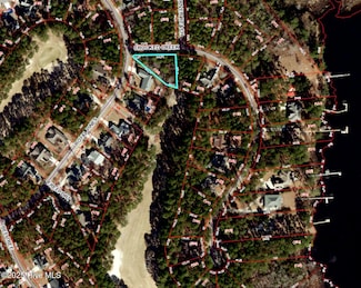 900 Crooked Creek Dr, Fairfield Harbour, NC 28560