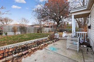 24145 Meadowbridge Dr Unit 79, Clinton Township, MI 48035