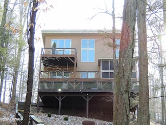 56 Glen Rd, Lake Ariel, PA 18436