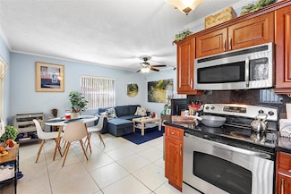 2741 NE 8th Ave Unit 10, Wilton Manors, FL 33334