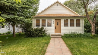 214 Dakota Ave, Wilton, ND 58579