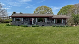 387 High St, Block Island, RI 02807