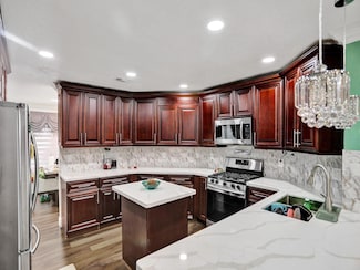 613 NW 135th Terrace, Plantation, FL 33325