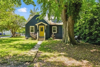 2015 Willow Wood Dr, Norfolk, VA 23509