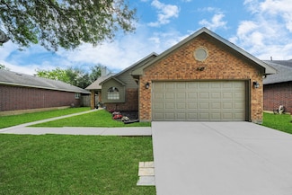 3718 Sunshine Ln, Pasadena, TX 77505