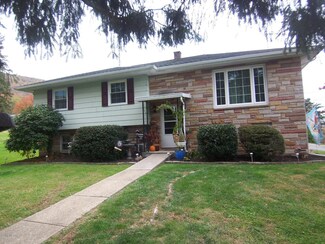 222 Mackey Ave, Lock Haven, PA 17745