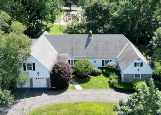 1 Reddy Ln, Albany, NY 12211