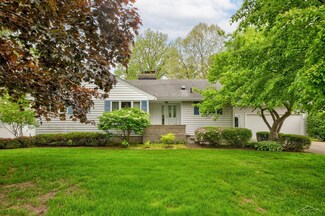 1215 Orchard Rd, Essexville, MI 48732