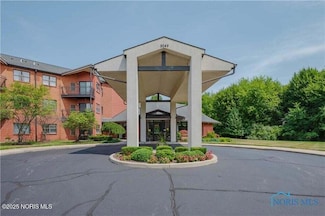 2001 Perrysburg Holland Rd, Holland, OH 43528