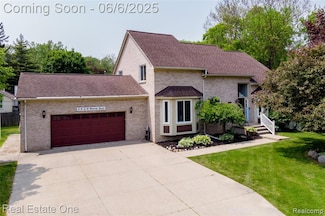 3928 Nearing Rd, Rochester Hills, MI 48309