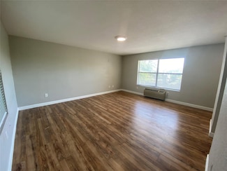 701 W Sycamore St Unit 206, Denton, TX 76201