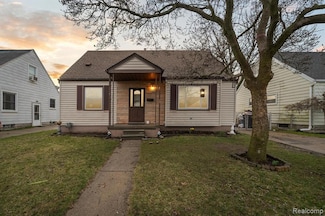 25672 Fortuna St, Roseville, MI 48066