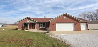 8861 E Cardinal Dr, Fairmount, IN 46928