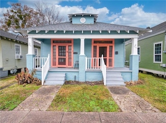 931 9th St, Gretna, LA 70053