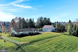 2 N Willow St, Myerstown, PA 17067