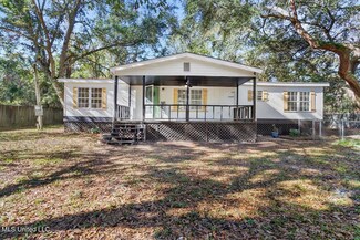 2809 N 20th St, Ocean Springs, MS 39564