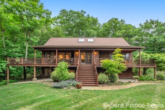 17030 Lake Shore Hills, West Olive, MI 49460