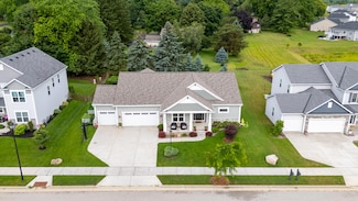 1078 Spruce Ct, Oconomowoc, WI 53066