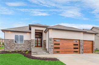 4740 NE Jamestown Dr, Lee's Summit, MO 64064