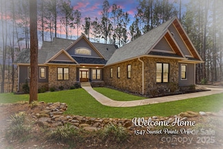 1547 Sunset Pointe Dr, Providence, NC 28146