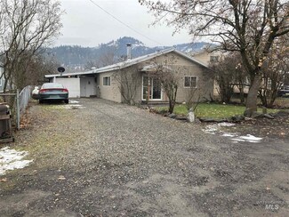 909 Nickle St, Kamiah, ID 83536
