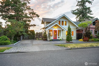 346 S Forest St, Bellingham, WA 98225