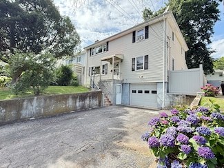 38 Catoona Ln, Stamford, CT 06902