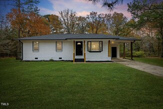 1988 Fennell Rd, Hope Mills, NC 28348