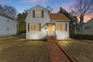 153 Oak St, Taunton, MA 02780