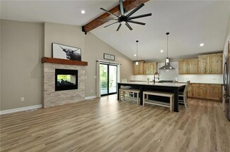 729 Hurley St, Peculiar, MO 64078