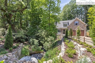 133 Wallingford St, Blowing Rock, NC 28605