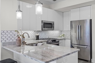 121 Portland St Unit 601, Boston, MA 02114