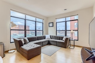 270 4th St E Unit 402, Saint Paul, MN 55101